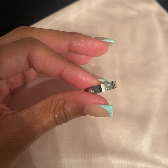 Love Ring - Picture 2 of 6